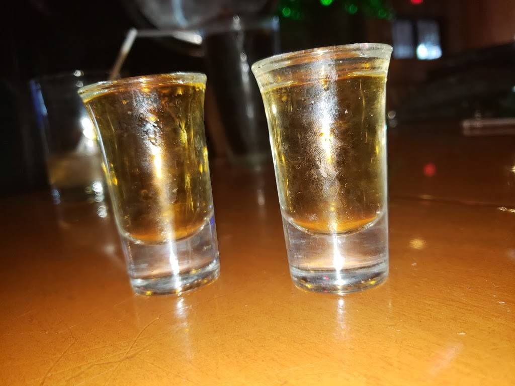 Wild Wing | restaurant | 249 Queen St E, Brampton, ON L6W 3H4, Canada | 9052169424 OR +1 905-216-9424