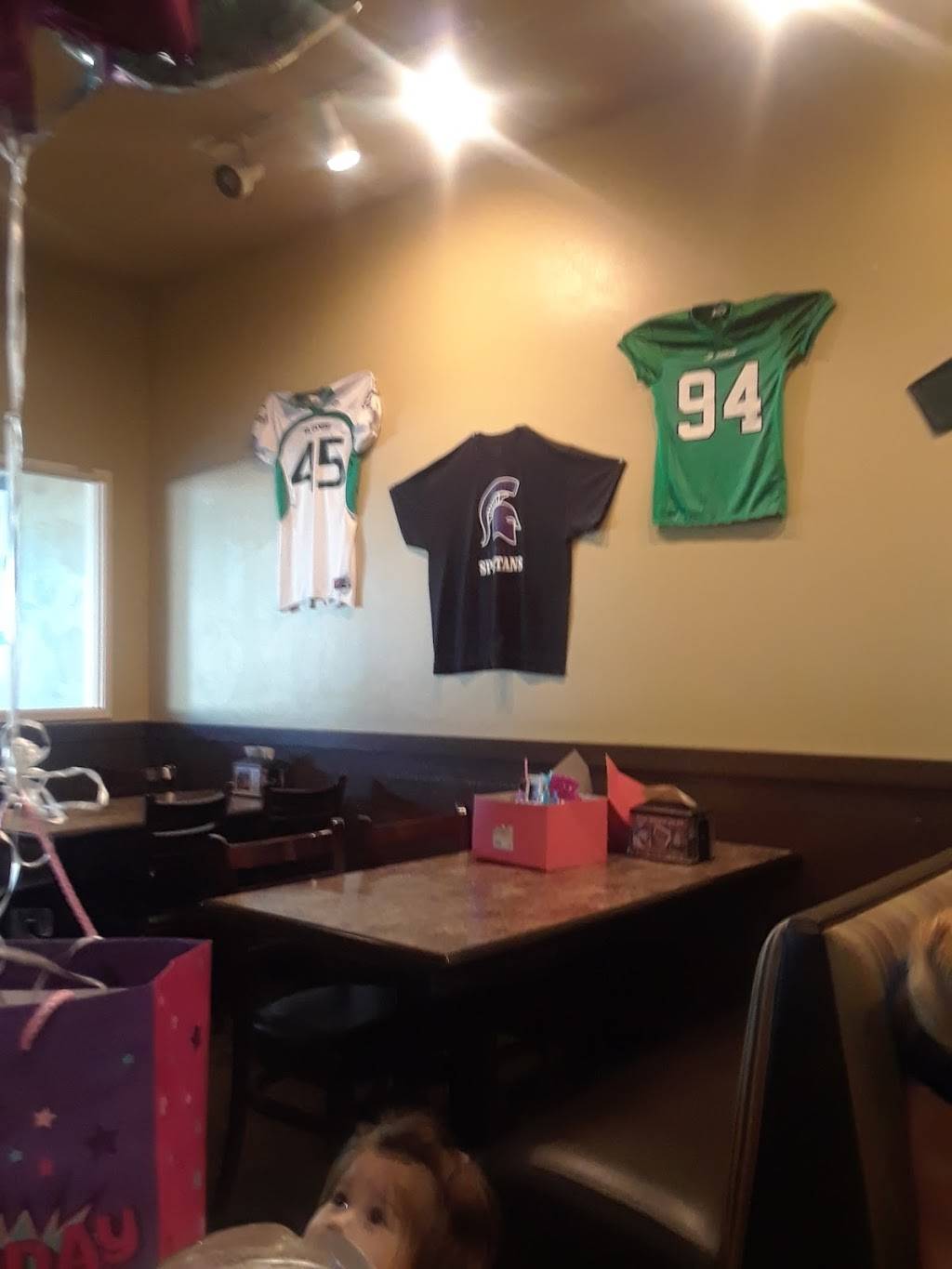 Round Table Pizza | meal delivery | 3327 Watt Ave, Sacramento, CA 95821, USA | 9164824800 OR +1 916-482-4800