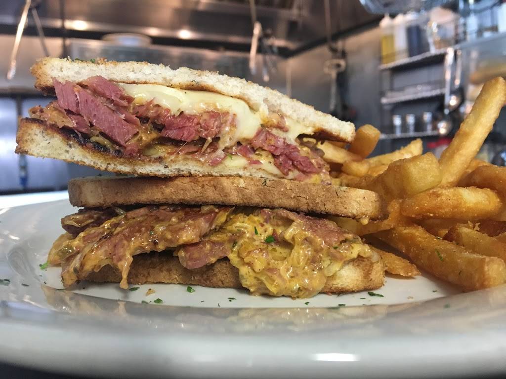 Brooklyn Pub | restaurant | 689 6th Ave, Brooklyn, NY 11215, USA | 7183690088 OR +1 718-369-0088