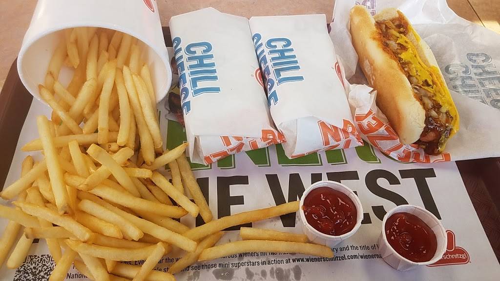 Wienerschnitzel | restaurant | 1904 Oates Dr, Mesquite, TX 75150, USA | 9726823643 OR +1 972-682-3643