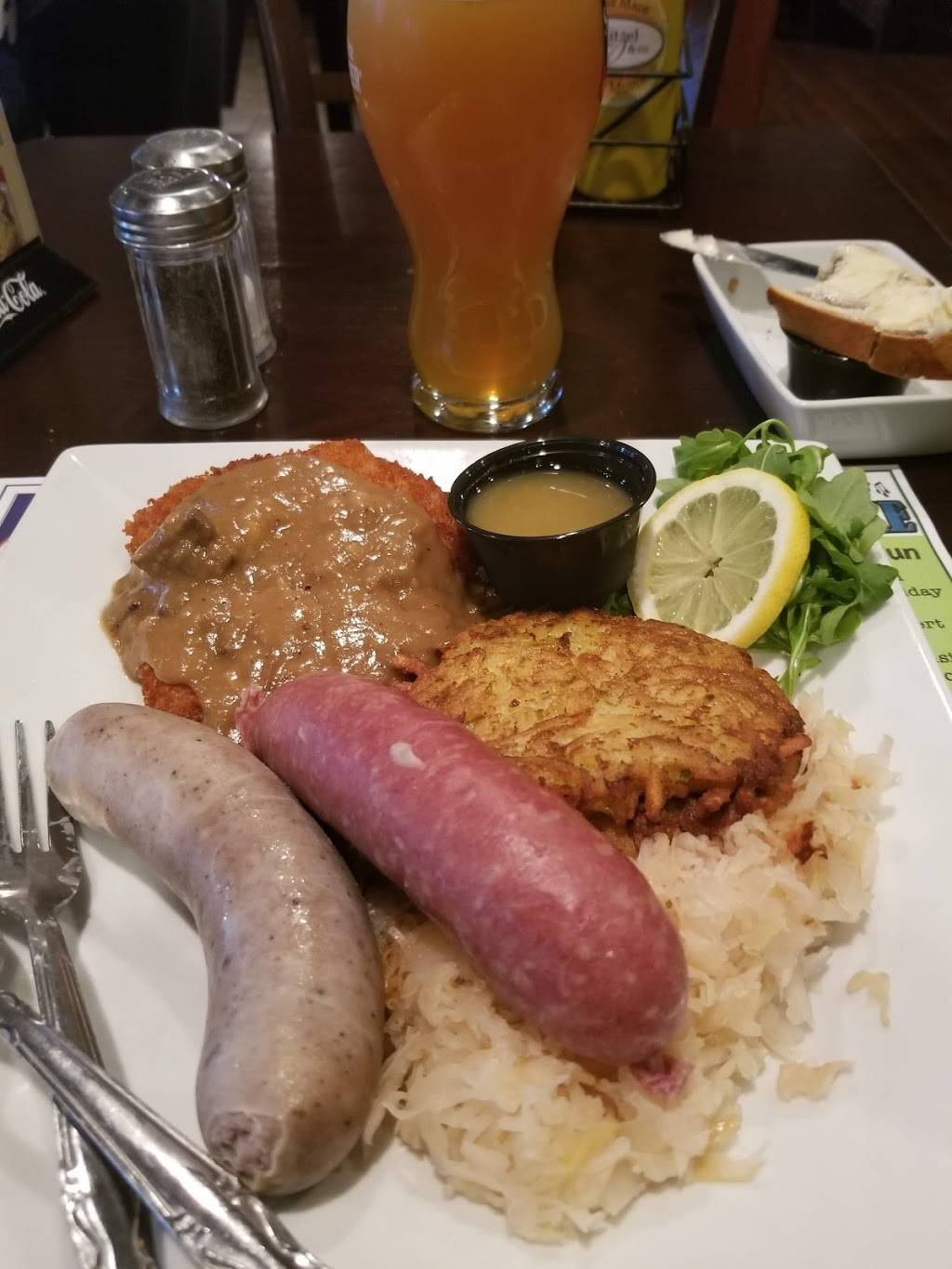 Schnitzel & Co | restaurant | 2763 Eggert Rd, Tonawanda, NY 14150, USA | 7168344404 OR +1 716-834-4404