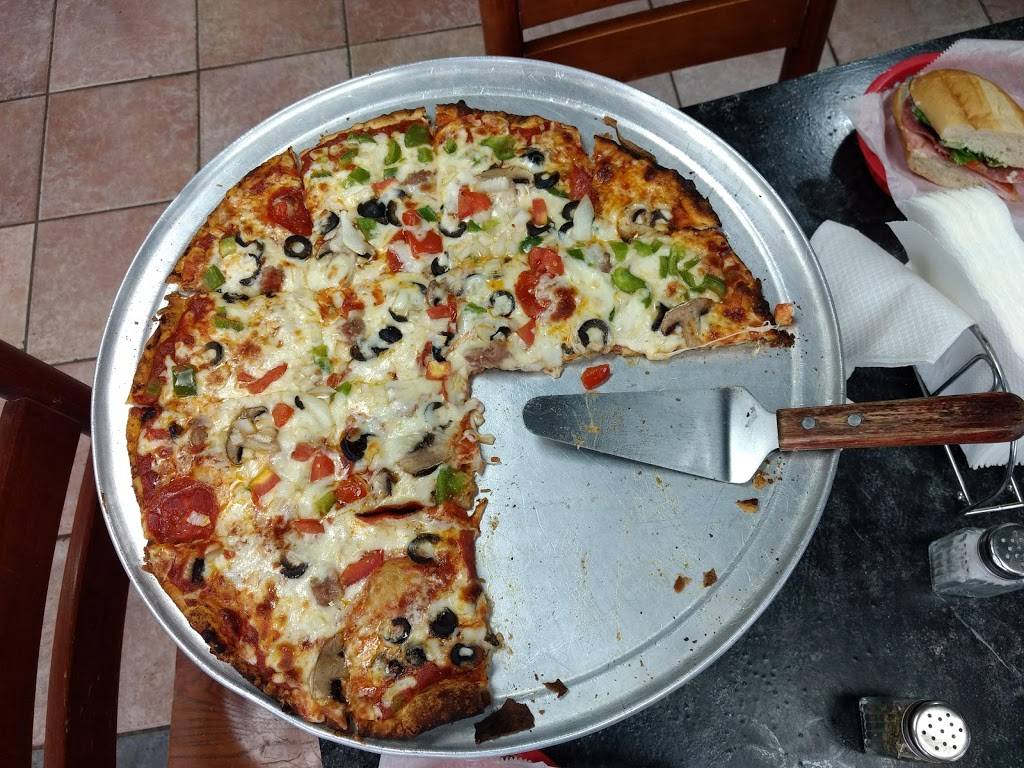 Kobies Hot dogs & Pizzeria | restaurant | 1810 N Delany Rd suite a, Gurnee, IL 60031, USA | 8476727733 OR +1 847-672-7733