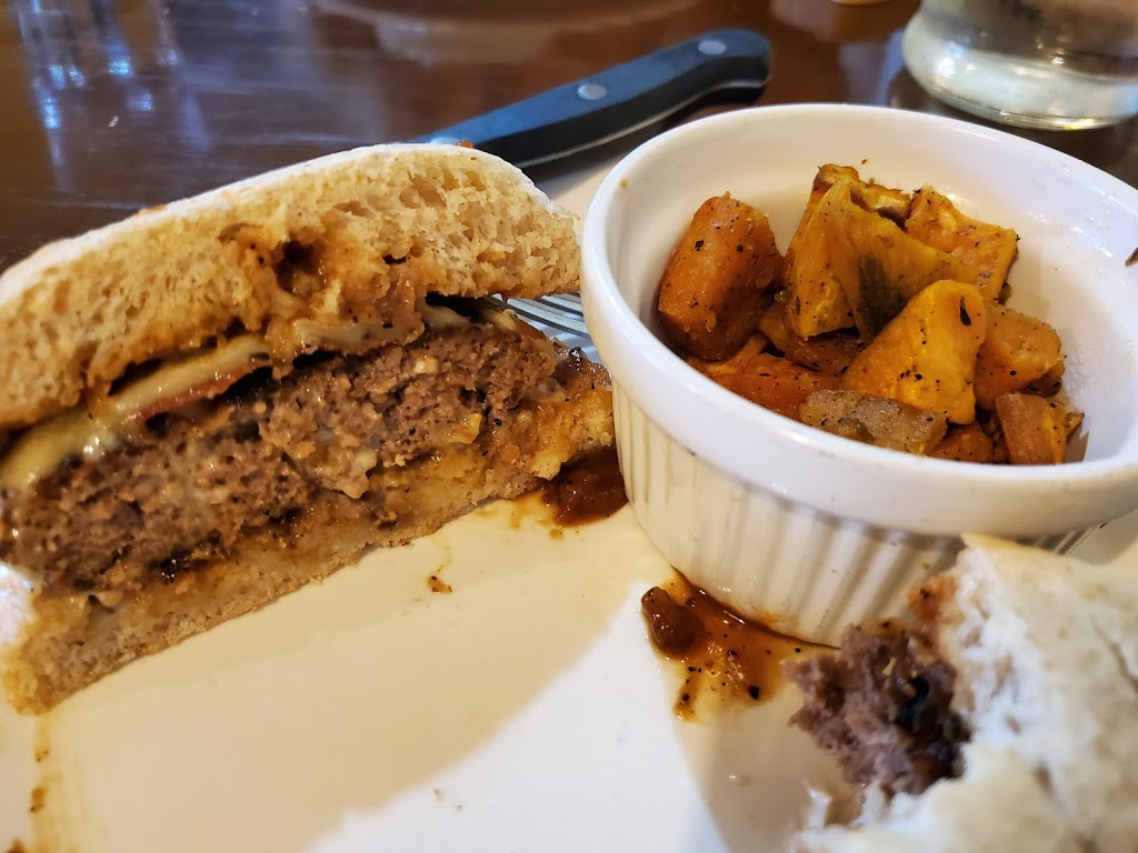 Martins At Midtown | restaurant | 1101 Belmont St, Vicksburg, MS 39180, USA | 6016362353 OR +1 601-636-2353