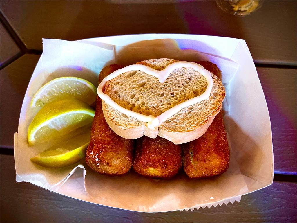 Weemas Food Truck | restaurant | 17721 SW 104th St, Miami, FL 33196, USA | 3059904327 OR +1 305-990-4327