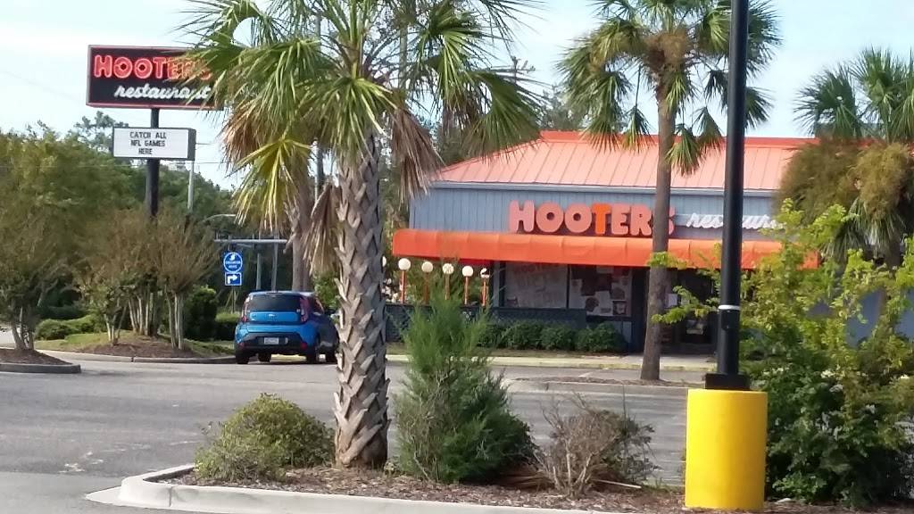 Hooters | meal takeaway | 3901 N Kings Hwy, Myrtle Beach, SC 29577, USA | 8436263467 OR +1 843-626-3467