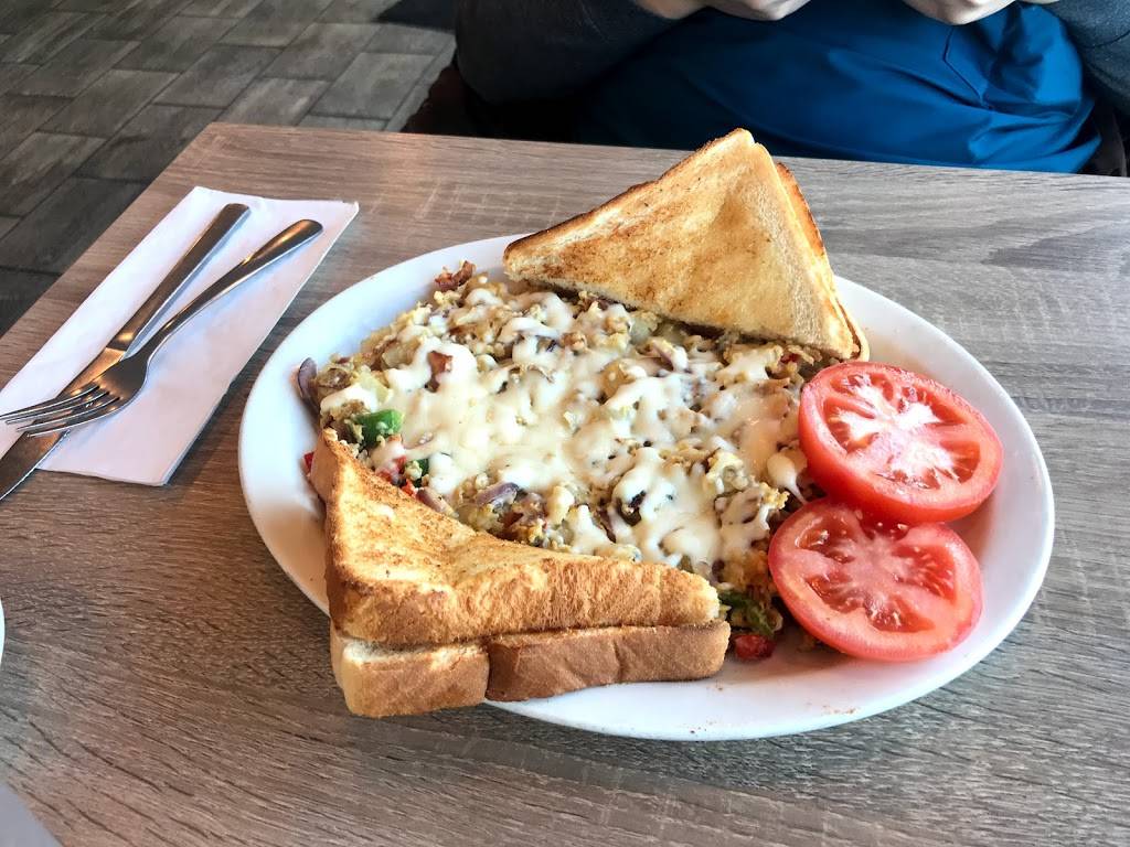 Cindys Restaurant | restaurant | 15 Capella Ct, Nepean, ON K2E 7X1, Canada | 6137279362 OR +1 613-727-9362