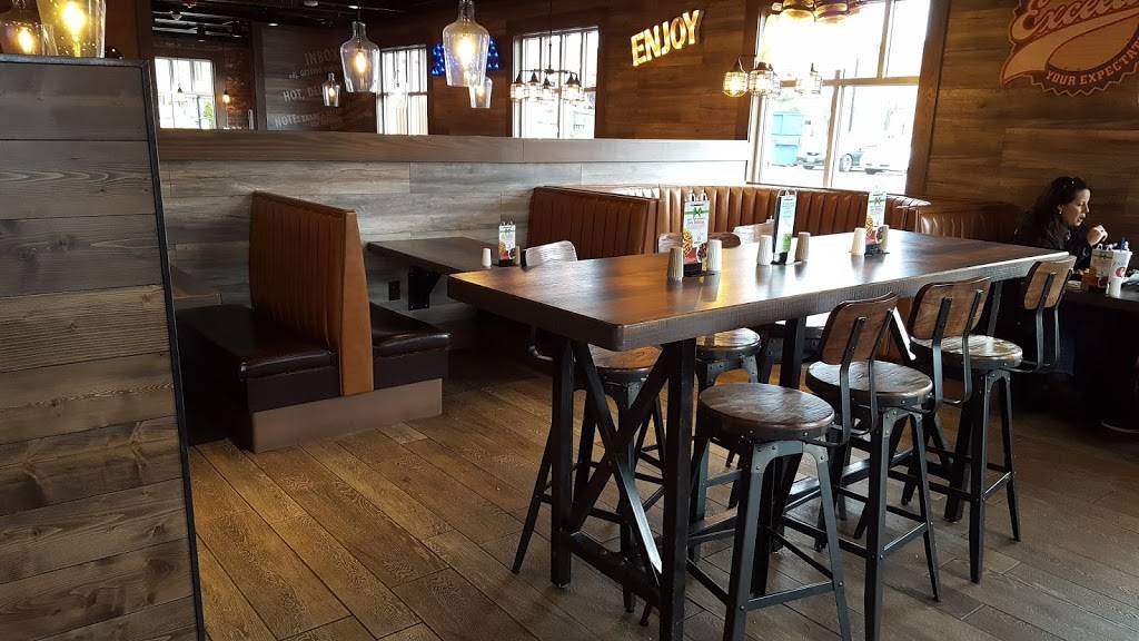 Zaxbys Chicken Fingers & Buffalo Wings | restaurant | 204 Turner St NW, Blacksburg, VA 24060, USA | 5405520070 OR +1 540-552-0070