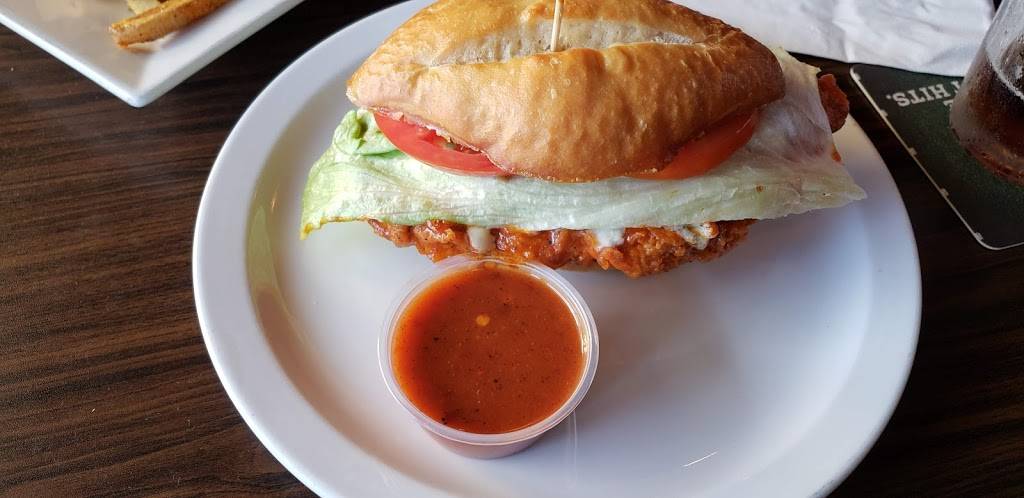 1933 Pub & Grill | restaurant | 2245 Nursery Rd, Clearwater, FL 33764, USA | 7275321972 OR +1 727-532-1972