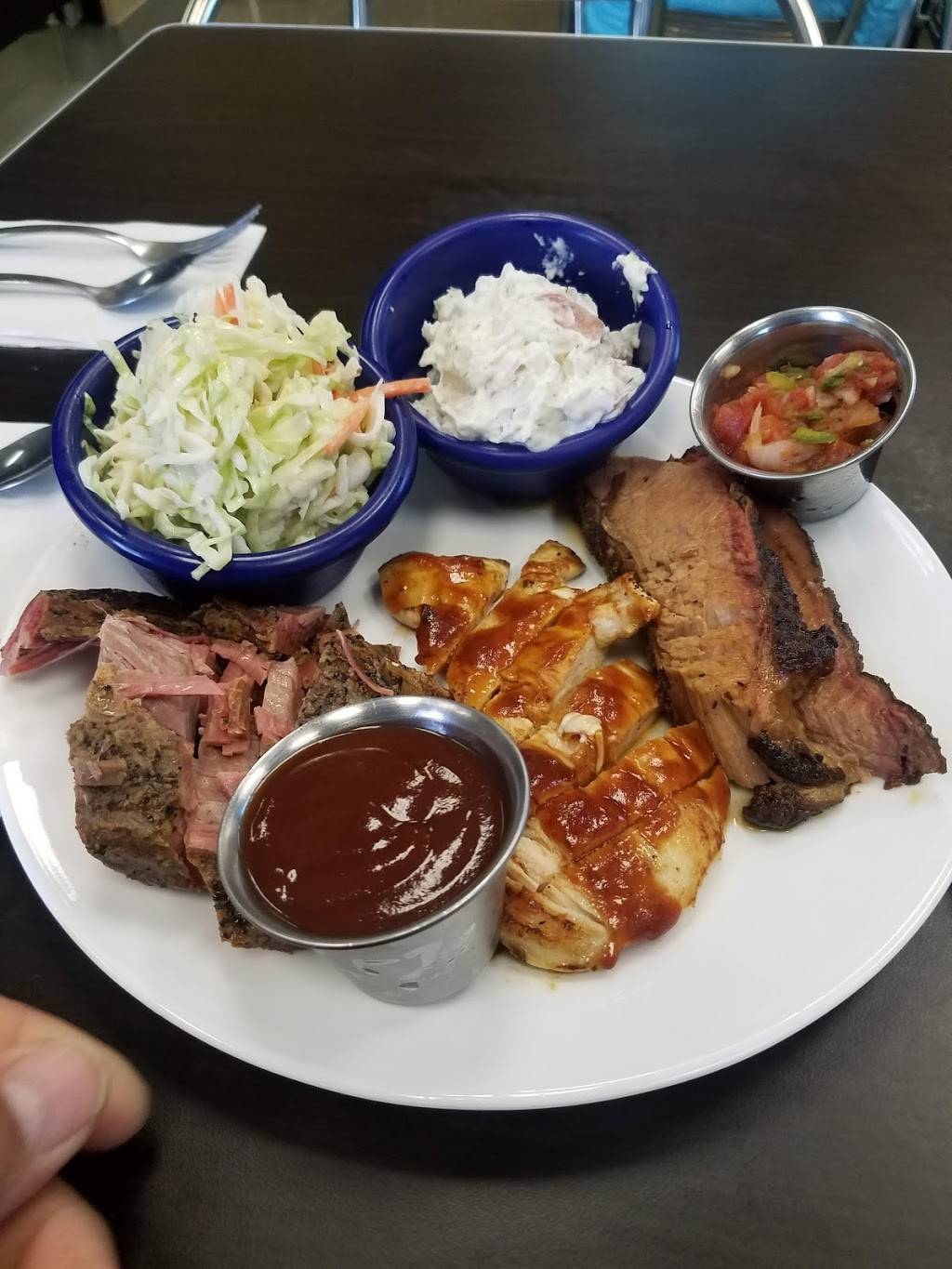 Smittys Smokin BBQ & Brisket | restaurant | 2811 N Chester Ave, Bakersfield, CA 93308, USA | 6619038757 OR +1 661-903-8757