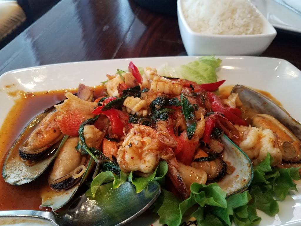 Pasara Thai | restaurant | 2051 Jamieson Ave, Alexandria, VA 22314, USA | 7032998747 OR +1 703-299-8747