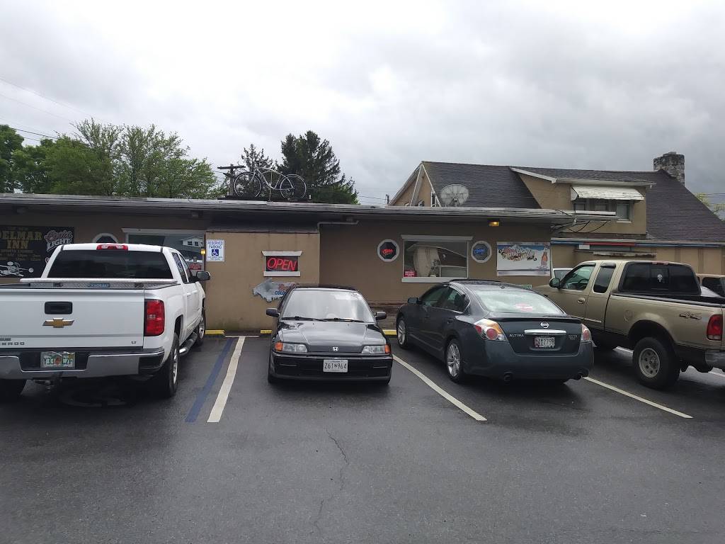 Richard Henrys | restaurant | 16715 National Pike, Hagerstown, MD 21740, USA | 2403297123 OR +1 240-329-7123