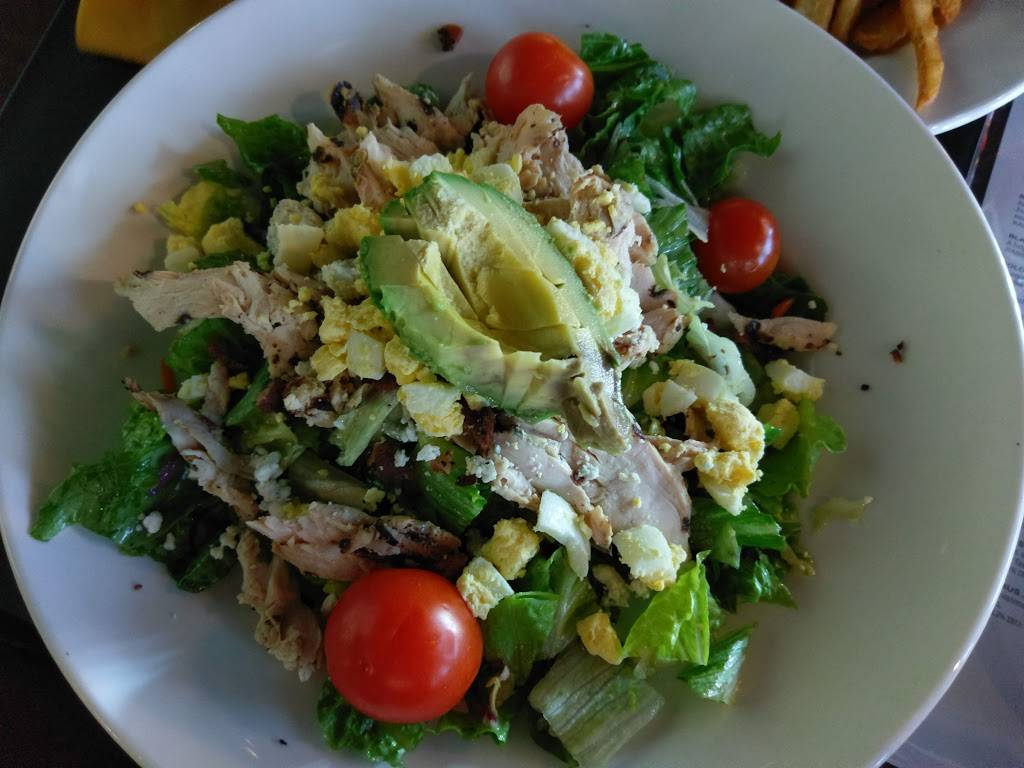 Fieldhouse Social | restaurant | 2525 University Commons Way, Knoxville, TN 37919, USA | 8655254481 OR +1 865-525-4481