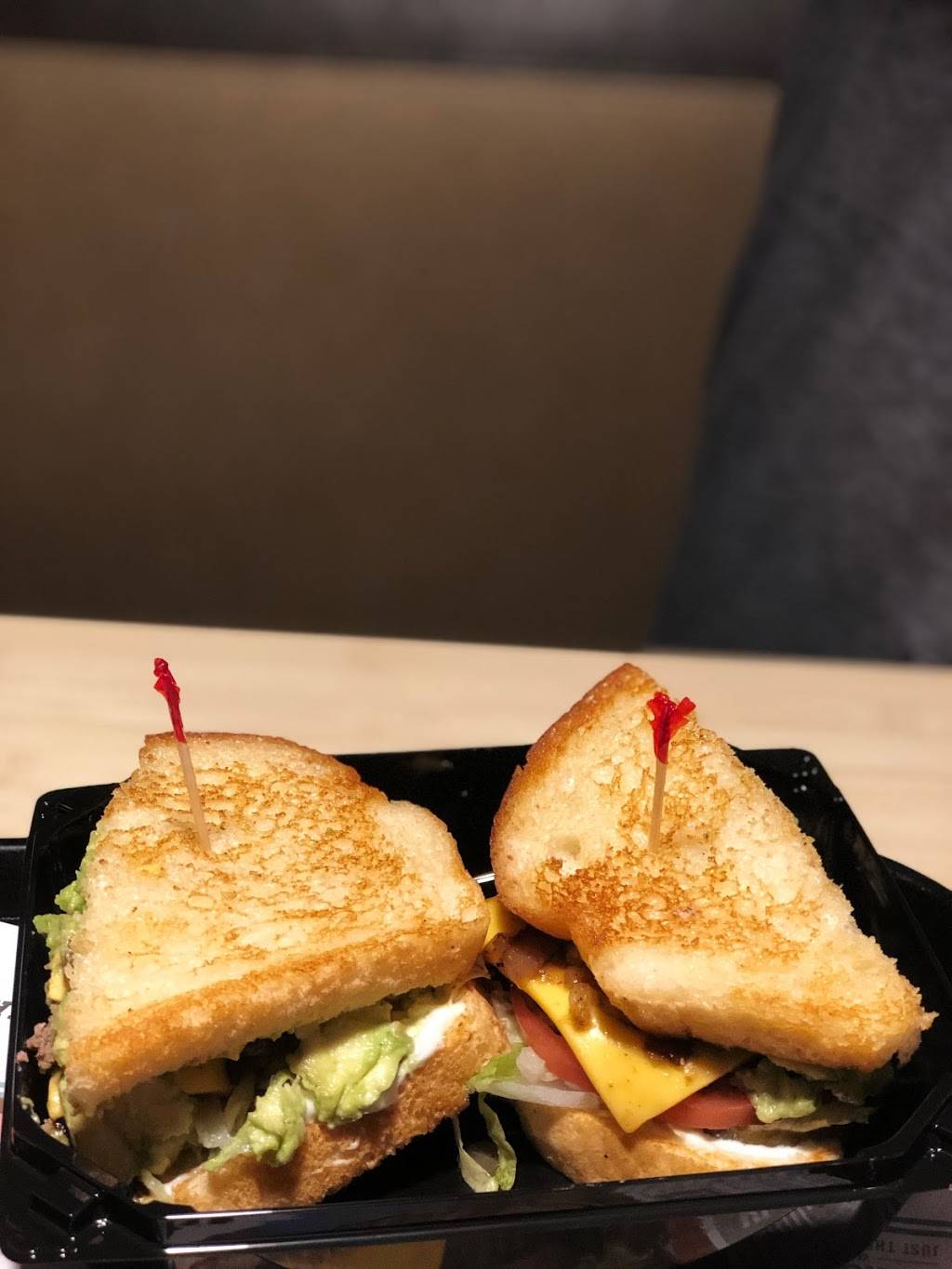 The Habit Burger Grill | restaurant | 3650 Village Dr, Castro Valley, CA 94546, USA | 5102473240 OR +1 510-247-3240