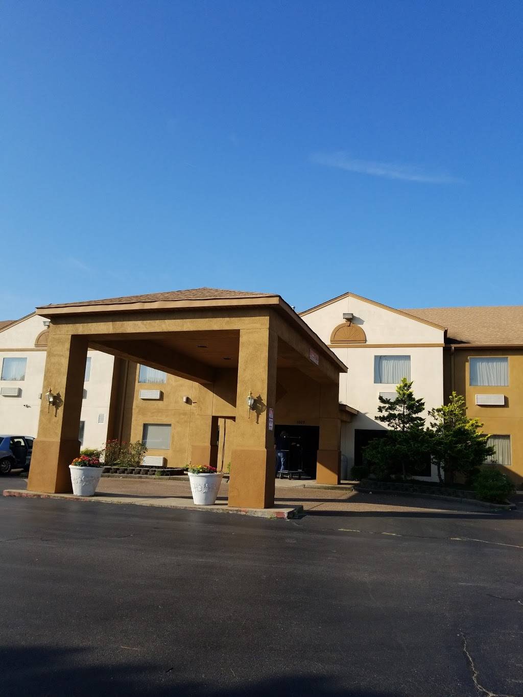 Quality Inn West Memphis I-40 | restaurant | 1009 S Service Rd, West Memphis, AR 72301, USA | 8707029000 OR +1 870-702-9000