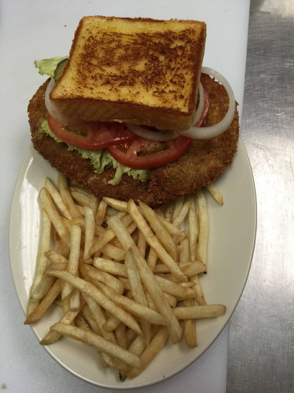 Haddads Restaurant | restaurant | 7805 N University St, Peoria, IL 61614, USA | 3099664296 OR +1 309-966-4296