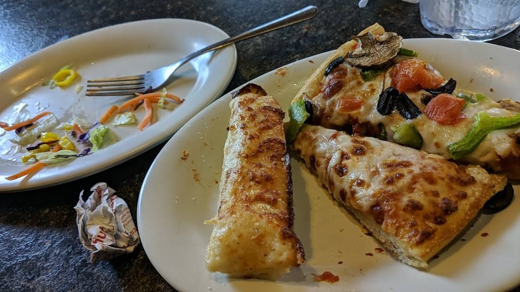 Pizza Hut | restaurant | 7319 N FM 1604 W, San Antonio, TX 78255, USA | 2106952205 OR +1 210-695-2205