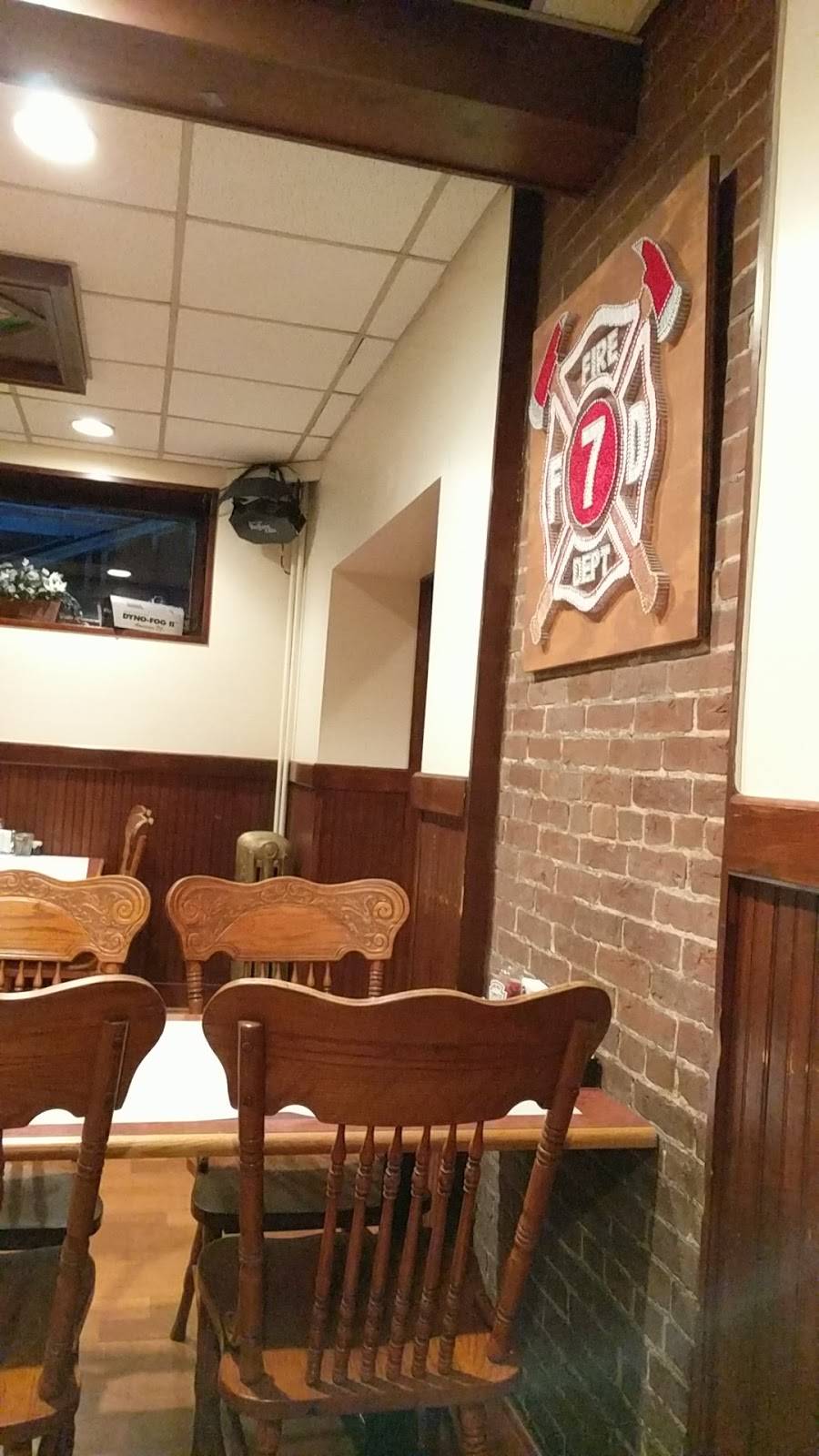 Badges Bar & Grille | restaurant | 9 E Pittsburgh St, Greensburg, PA 15601, USA | 7248375511 OR +1 724-837-5511