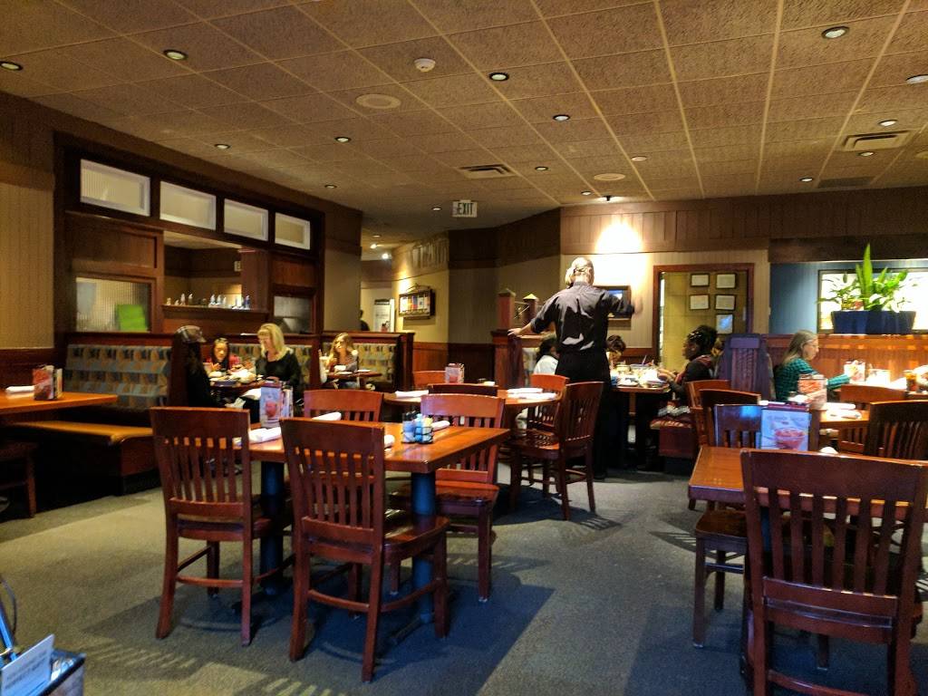 Red Lobster | restaurant | 10854 E Alameda Ave, Aurora, CO 80012, USA | 3033436161 OR +1 303-343-6161