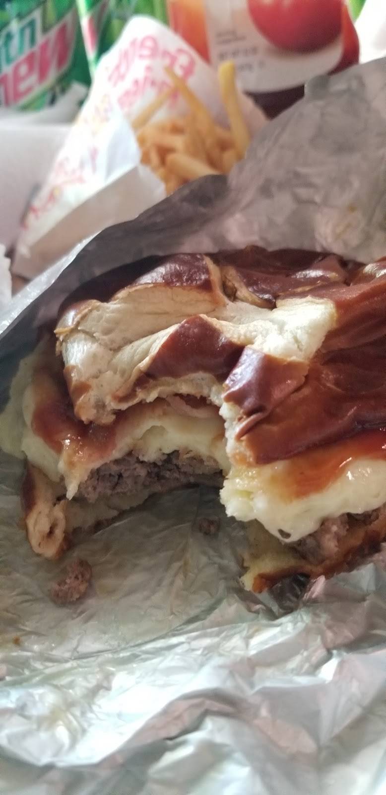 Johnnys Gyros | restaurant | 2230, 827 W Main St, Red Wing, MN 55066, USA | 6513889835 OR +1 651-388-9835