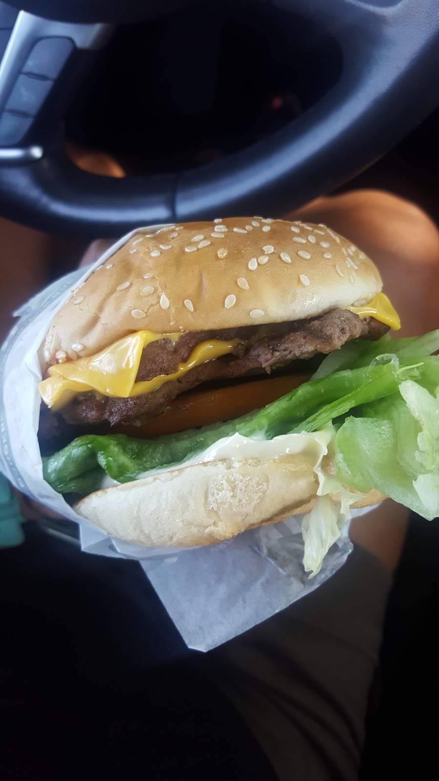 Carls Jr. | restaurant | 2460 W El Camino Ave, Sacramento, CA 95833, USA | 9165648663 OR +1 916-564-8663