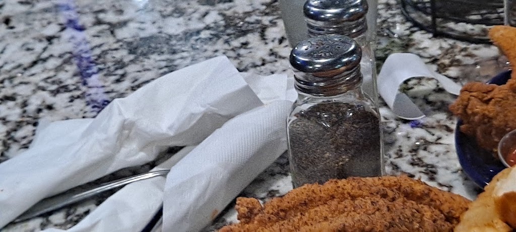 Syrs Restaurant and Lounge | restaurant | 9316 W Appleton Ave, Milwaukee, WI 53225, USA | 4143128957 OR +1 414-312-8957