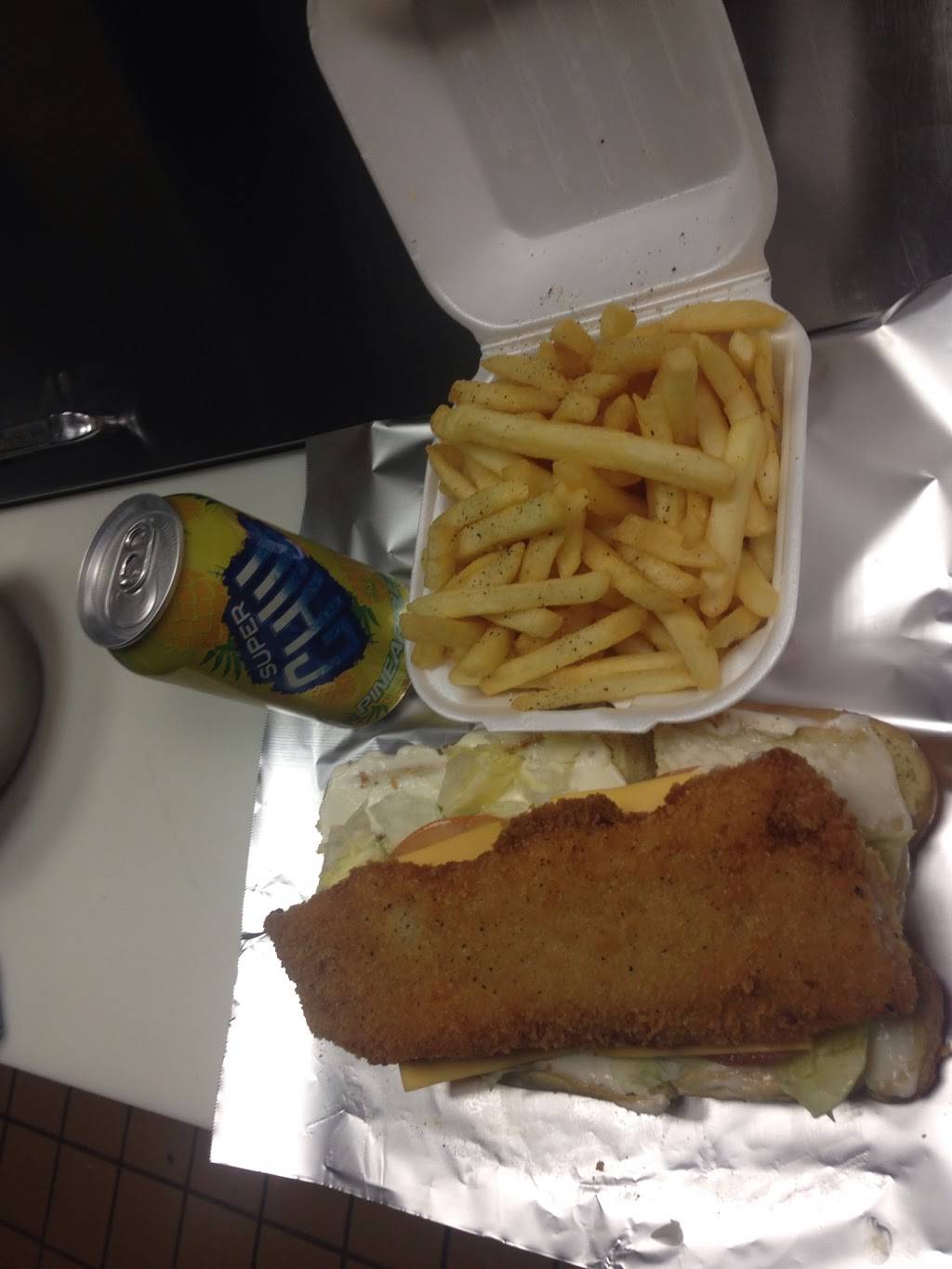 Four Seasons Chinese Food and Sandwiches | restaurant | 240 N Luzerne Ave, Baltimore, MD 21224, USA | 4105581010 OR +1 410-558-1010