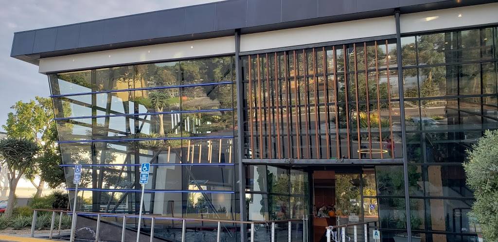 Cutwater Spirits | restaurant | 9750 Distribution Ave, San Diego, CA 92121, USA | 8586723848 OR +1 858-672-3848