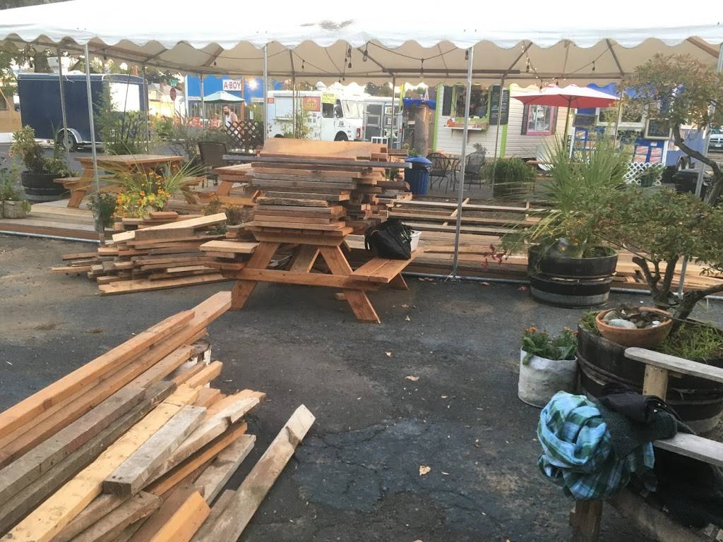 The Chinchilla Beer Porch | restaurant | 7337 SE Foster Rd, Portland, OR 97206, USA | 5034823784 OR +1 503-482-3784