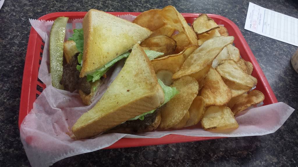 Lizzies Grill-N-Chill | restaurant | 1989 N Main St, Goldston, NC 27252, USA | 9198989918 OR +1 919-898-9918