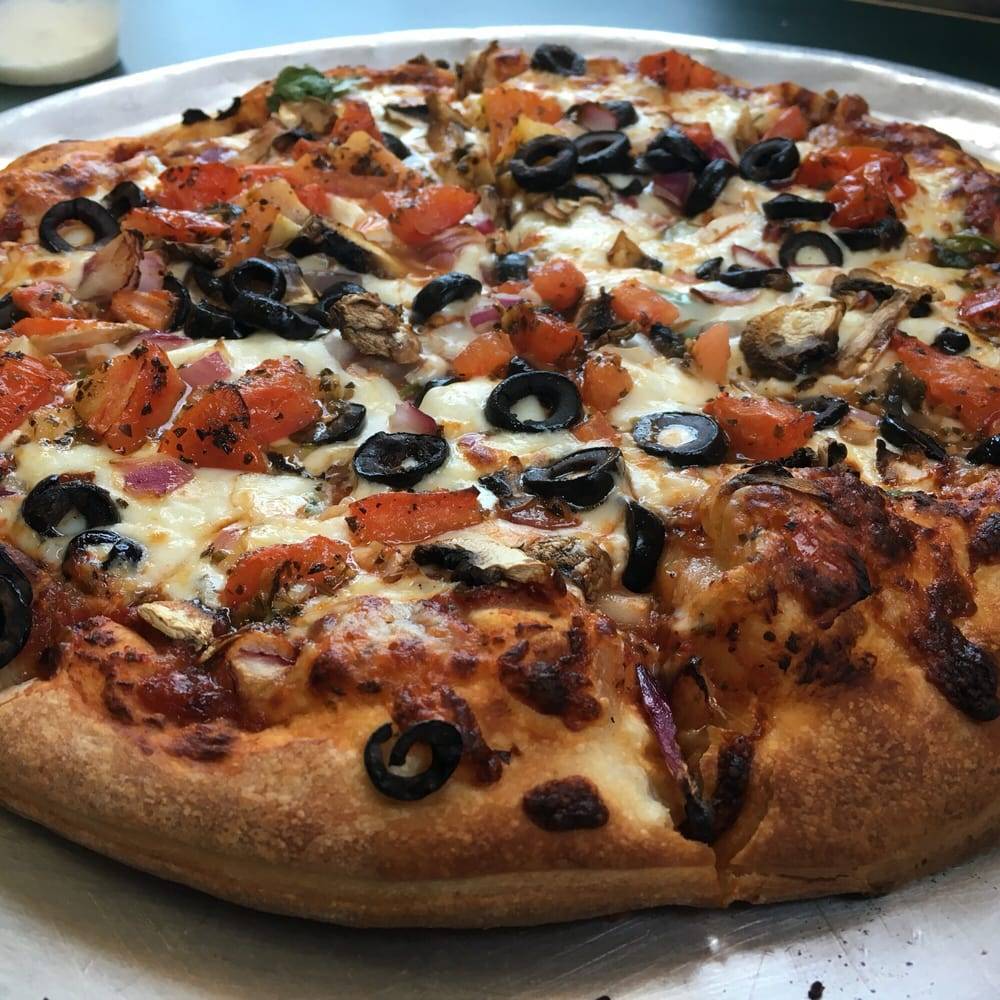 FAMILY Pizza | meal delivery | 5201, 5119 Avenue U, Brooklyn, NY 11234, USA | 3474624150 OR +1 347-462-4150