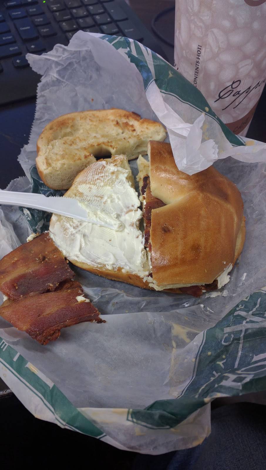 Walnut Bus Stop | restaurant | 881 E 134th St, Bronx, NY 10454, USA | 7184027048 OR +1 718-402-7048