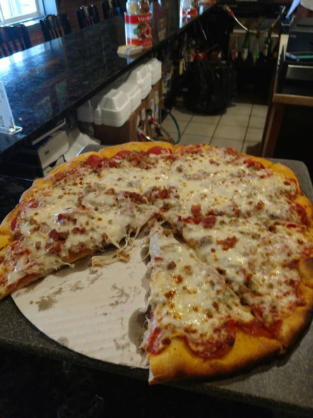 Enricos Brick Oven Pizzeria & Pub | restaurant | 500 Main St, Sturbridge, MA 01566, USA | 5083471740 OR +1 508-347-1740