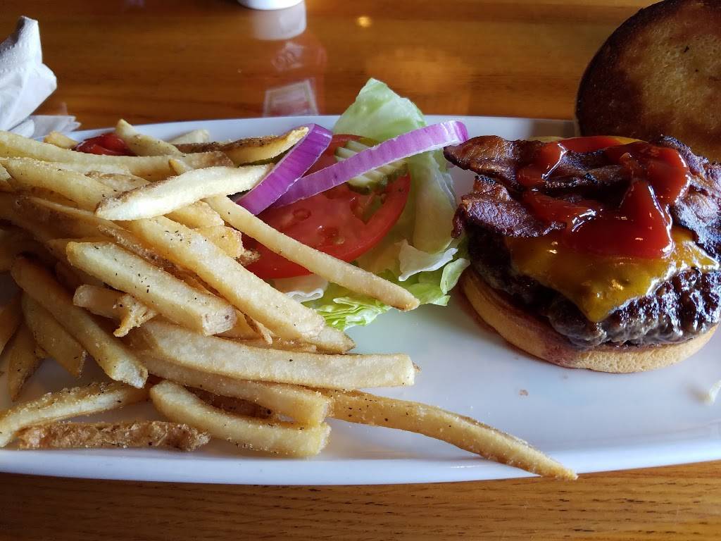 Applebees Grill + Bar | restaurant | 10601 County Line Road Seven Hills Medical and Professional Center, Spring Hill, FL 34609, USA | 3526660027 OR +1 352-666-0027