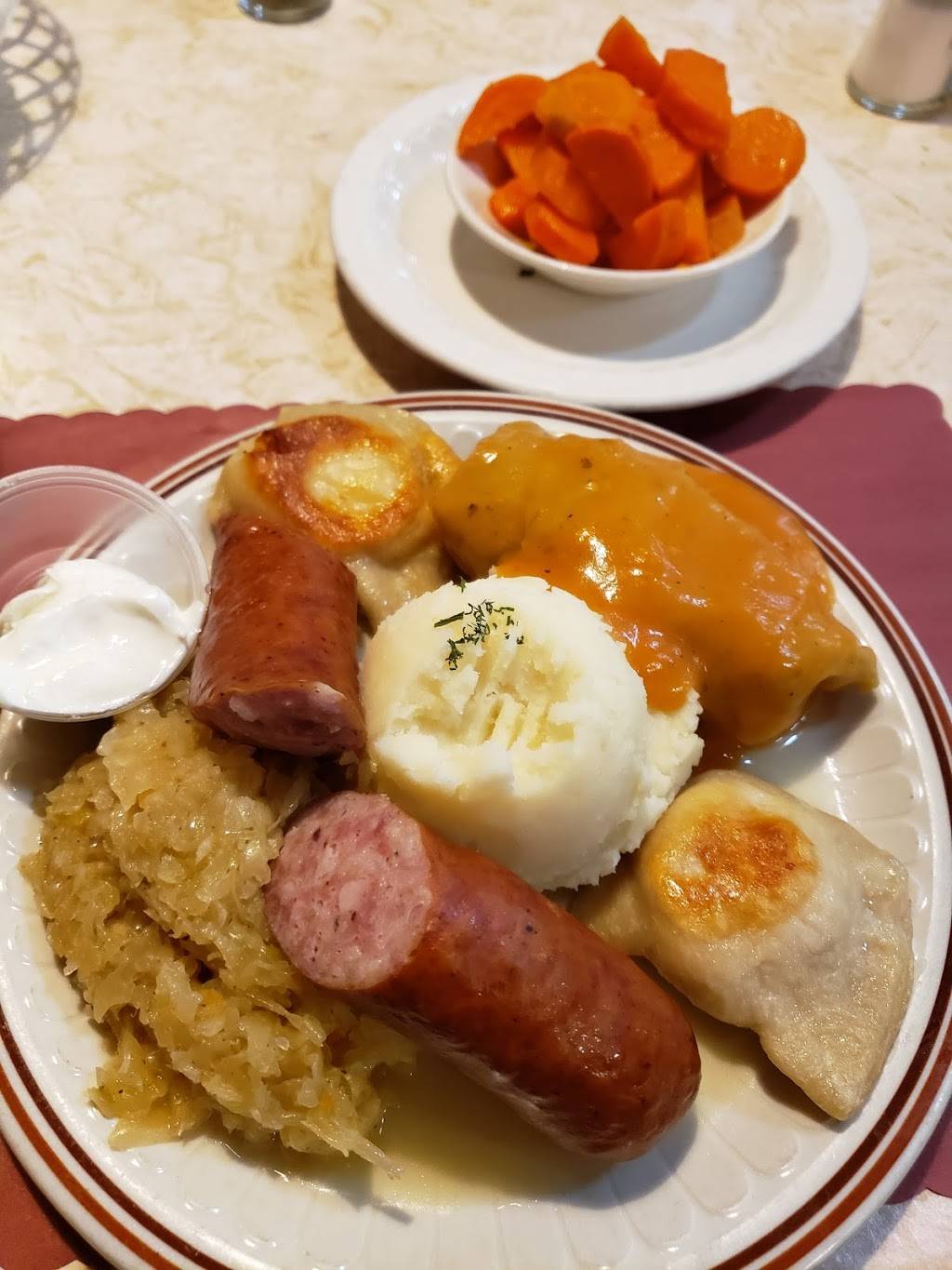 Krakus Restaurant | restaurant | 12900 Joseph Campau Ave, Detroit, MI 48212, USA | 3133684848 OR +1 313-368-4848