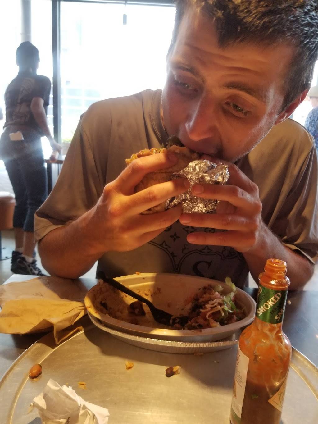 Chipotle Mexican Grill | restaurant | 158 National Plz B1-4/B1-5, Oxon Hill, MD 20745, USA | 3017492016 OR +1 301-749-2016