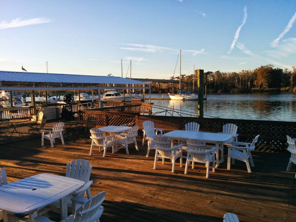 Mudcat Charlies | restaurant | 250 Ricefield Way, Brunswick, GA 31525, USA | 9122610055 OR +1 912-261-0055