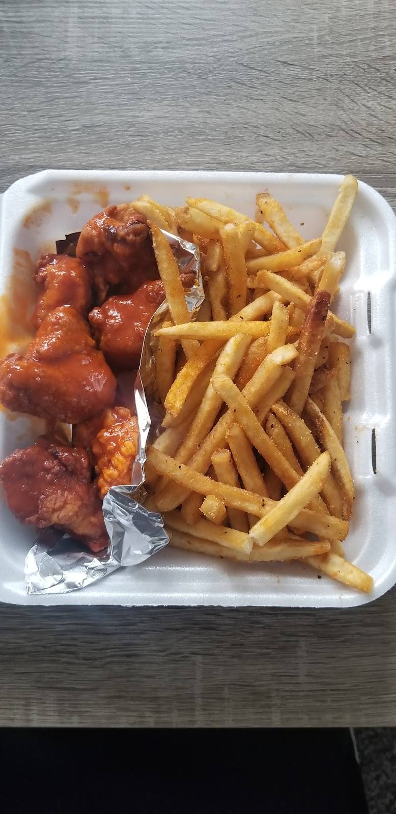 Wing Doozy | restaurant | 3424 Chicago Dr Suite 102, Hudsonville, MI 49426, USA | 6163794114 OR +1 616-379-4114