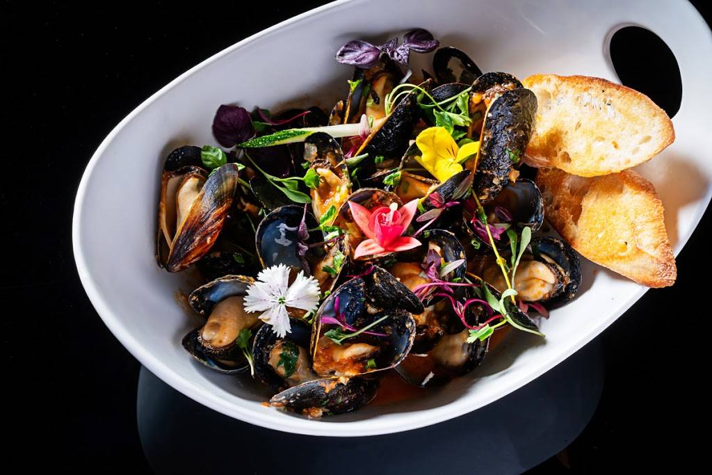 LEnfant Bar & Grill | restaurant | 480 LEnfant Plaza Inside the Hilton, National Mall, Washington, DC 20024, USA | 2024841000 OR +1 202-484-1000