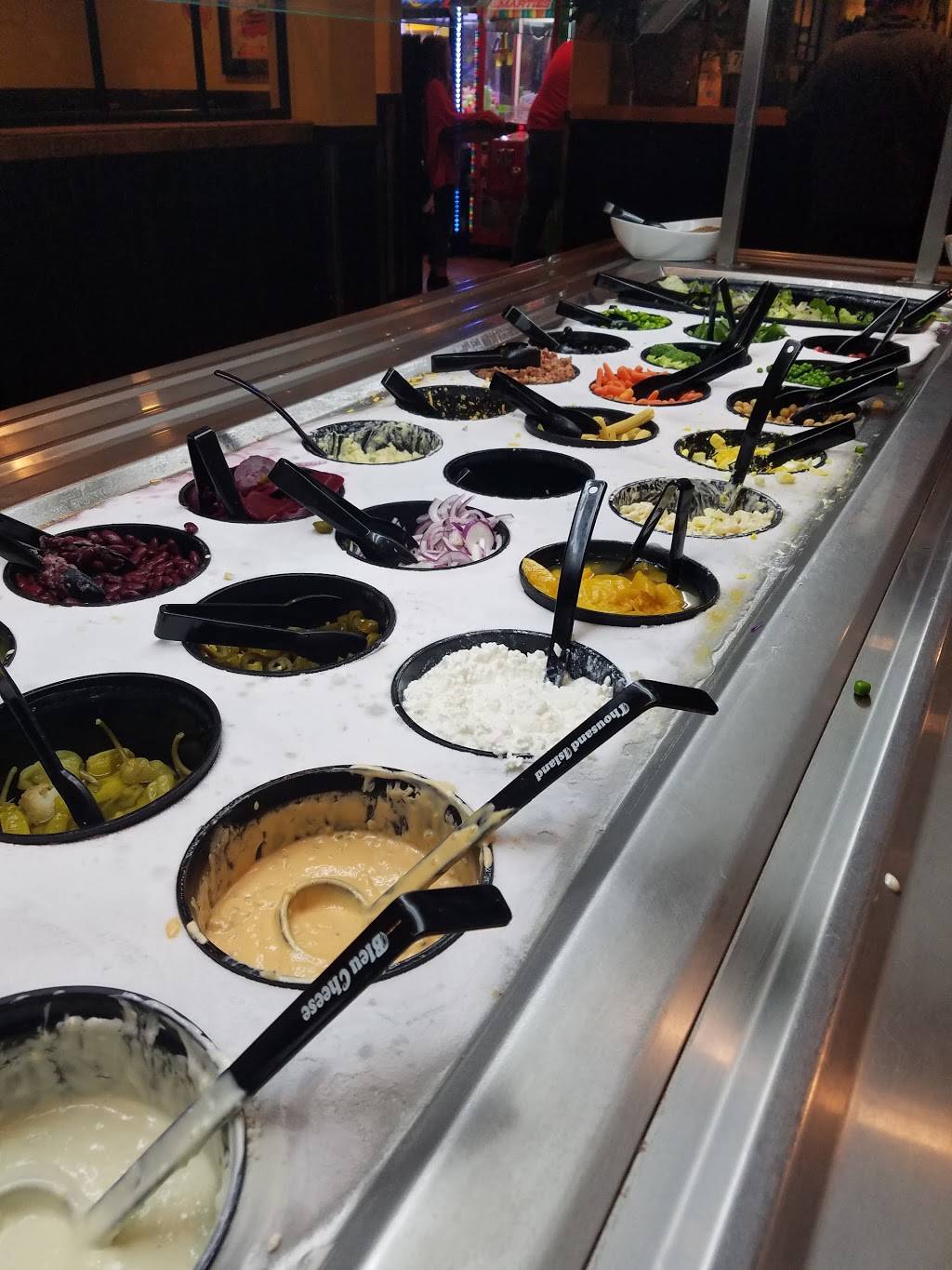 Round Table Pizza | meal delivery | 496 Tres Pinos Rd, Hollister, CA 95023, USA | 8316377444 OR +1 831-637-7444