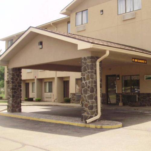 Quality Inn & Suites | restaurant | 204 Struthers St, Warren, PA 16365, USA | 8147238881 OR +1 814-723-8881