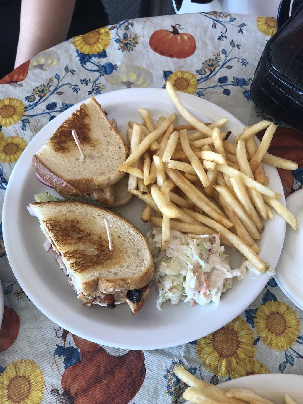 Castagnolas | restaurant | 286 Jefferson St, San Francisco, CA 94133, USA | 4157765015 OR +1 415-776-5015