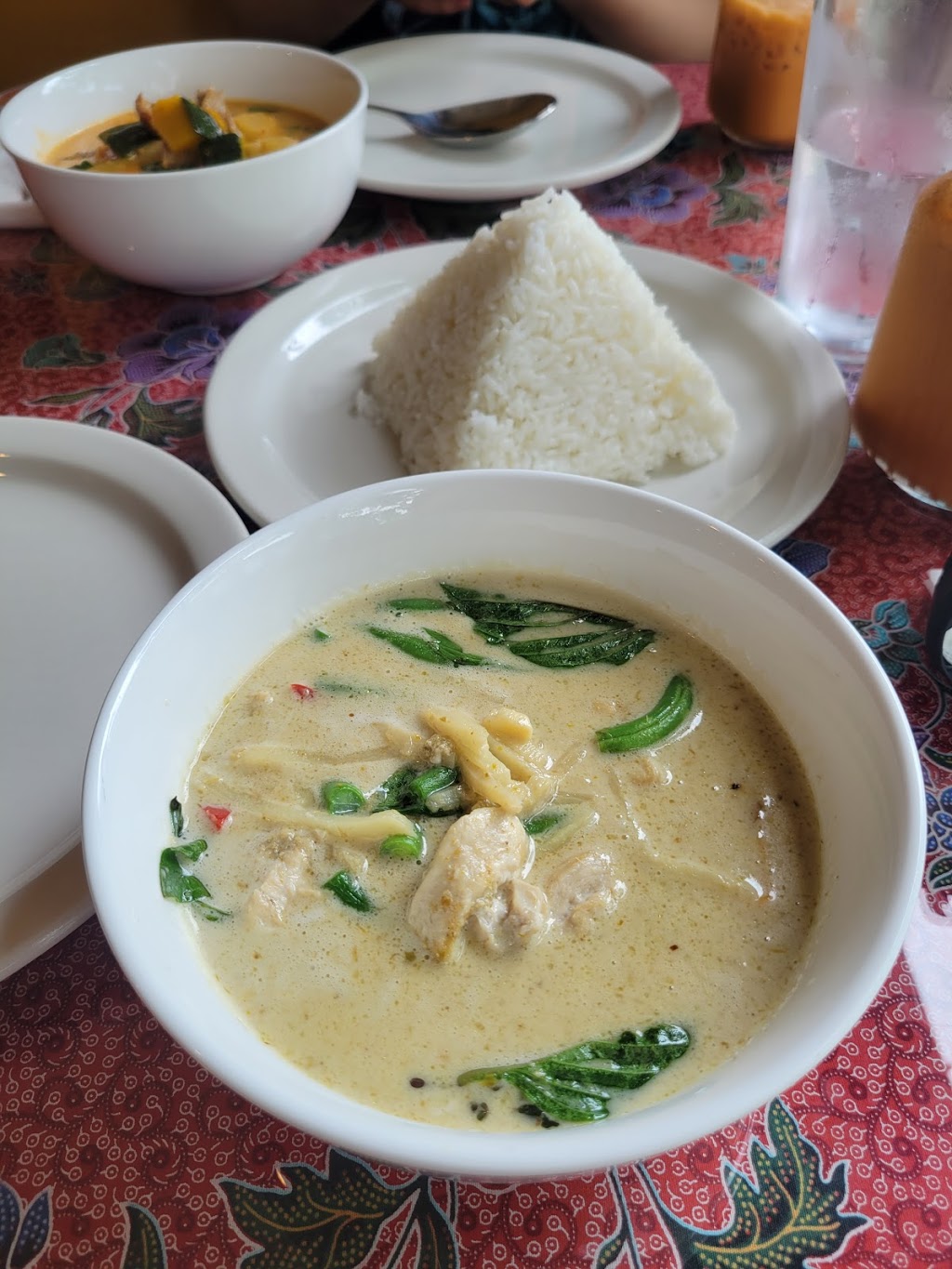 White Jasmin Thai Cuisine | restaurant | 5 W Main St, Lansdale, PA 19446, USA | 2153059330 OR +1 215-305-9330