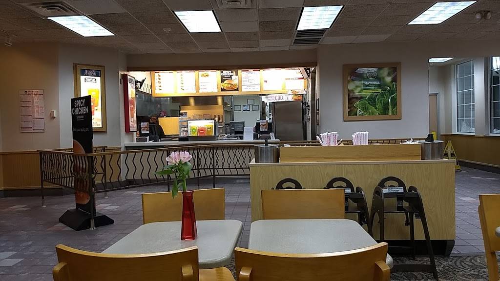 Wendys | restaurant | 774 Montauk Hwy, Center Moriches, NY 11934, USA | 6318748990 OR +1 631-874-8990