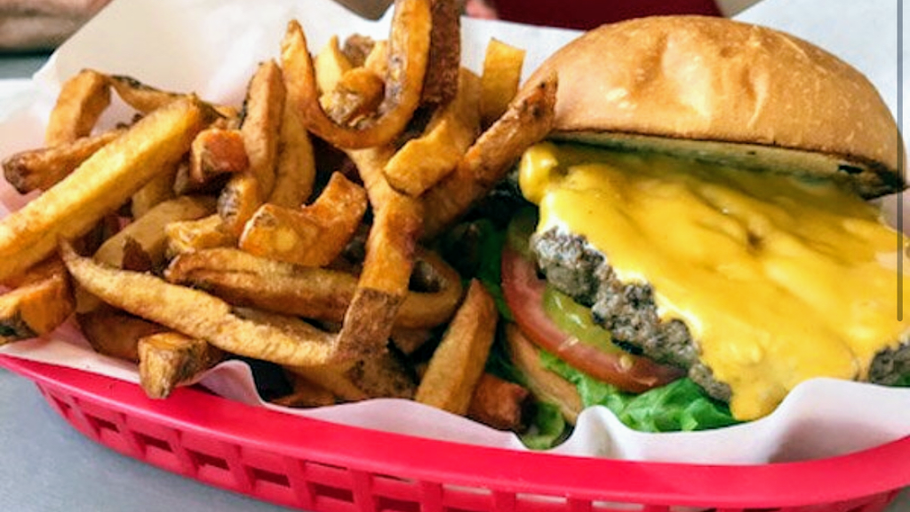 Ms Phyllis kitchen | restaurant | 41 Main St, Reedville, VA 22539, USA | 8042202010 OR +1 804-220-2010