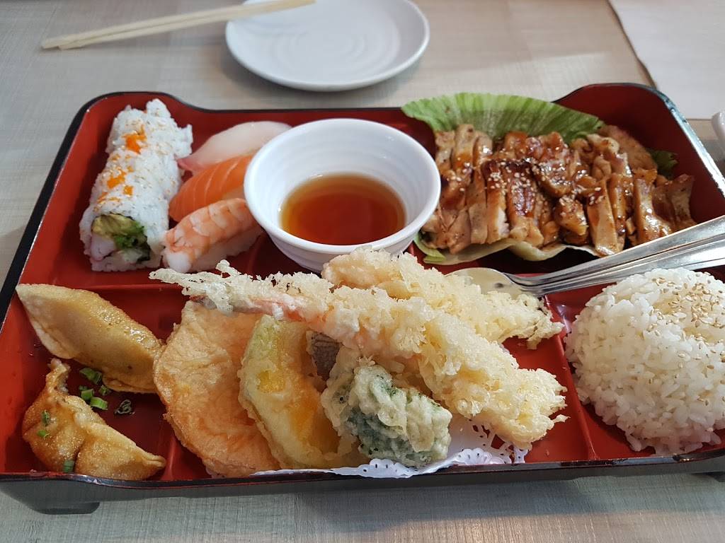 W Sushi | restaurant | 235 Edinburgh Rd S, Guelph, ON N1G 2J5, Canada | 5198216688 OR +1 519-821-6688