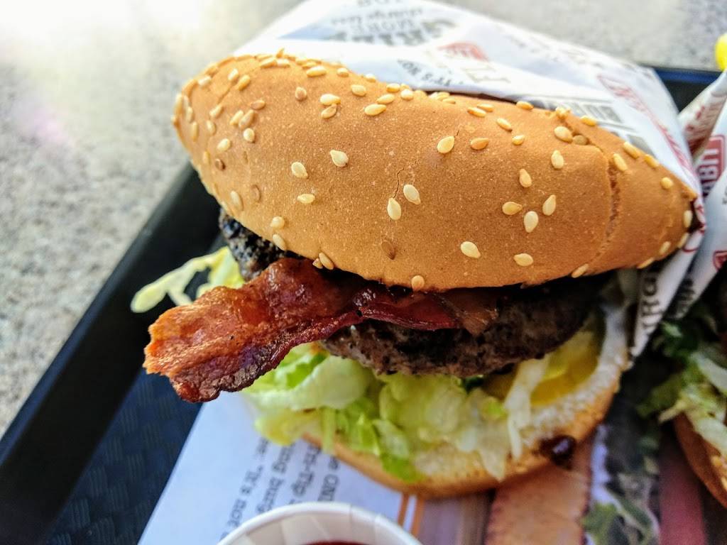 The Habit Burger Grill | restaurant | 1400 Ocean St #2, Santa Cruz, CA 95060, USA | 8314669264 OR +1 831-466-9264