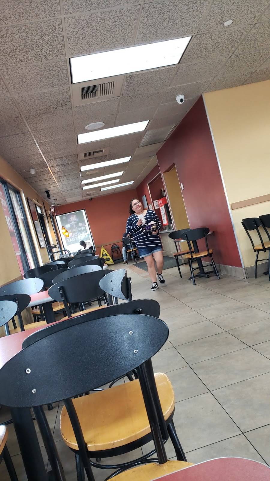 Jack in the Box | restaurant | 2120 Pico Blvd, Los Angeles, CA 90006, USA | 2132528209 OR +1 213-252-8209