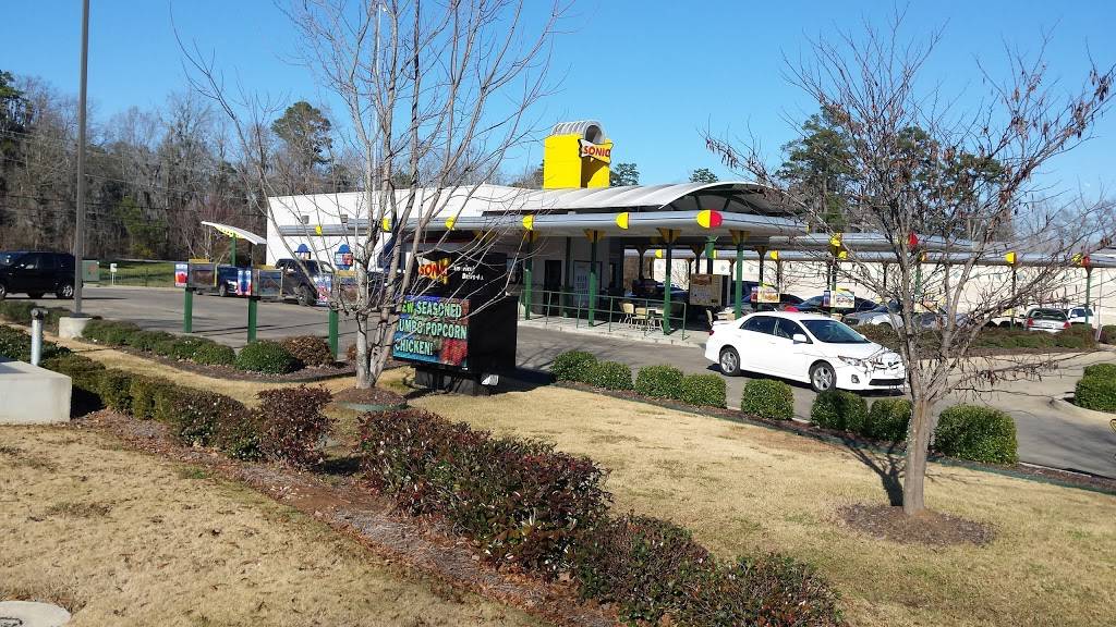 Sonic Drive-In | restaurant | 7065 Eastchase Pkwy, Montgomery, AL 36117, USA | 3342715837 OR +1 334-271-5837