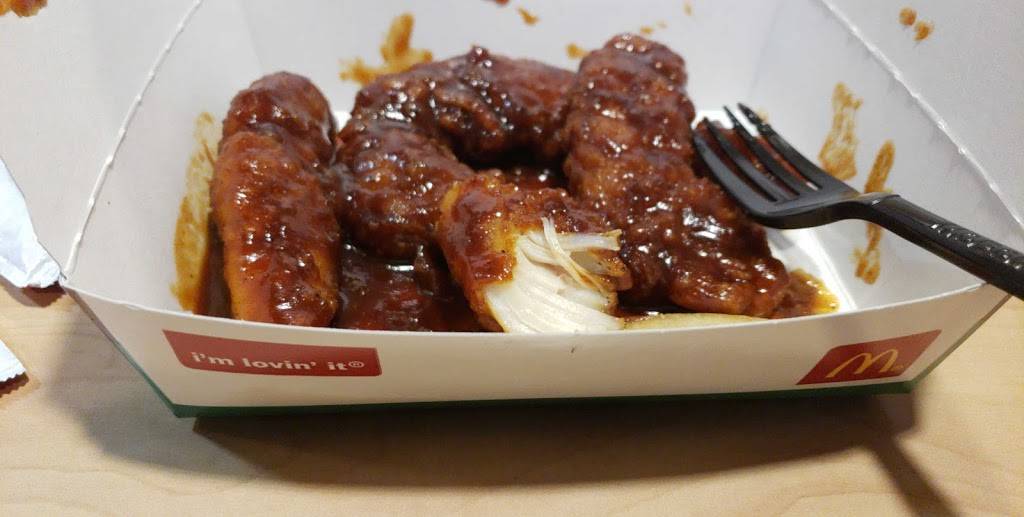 McDonalds | meal takeaway | 3009 Gallows Rd, Falls Church, VA 22042, USA | 7035733049 OR +1 703-573-3049