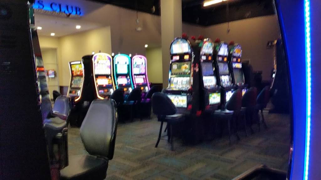 Thunderbird Casino | restaurant | 2051 S Gordon Cooper Dr, Shawnee, OK 74801, USA | 4052732679 OR +1 405-273-2679